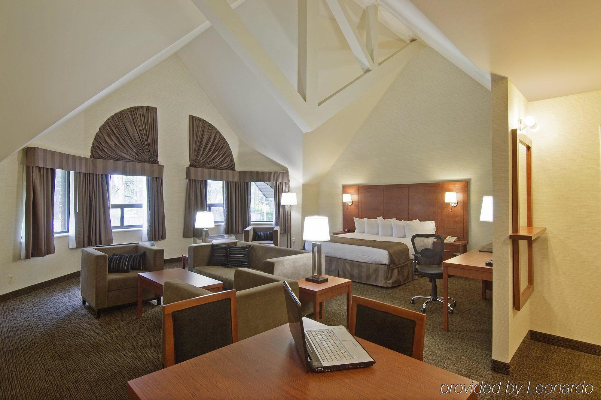 Royal Brock Hotel Guelph Room photo