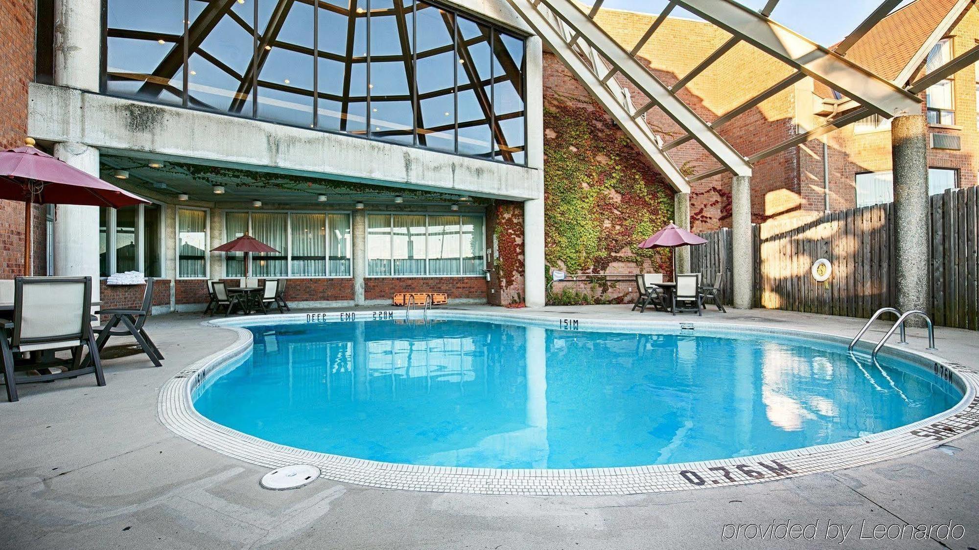 Royal Brock Hotel Guelph Exterior photo